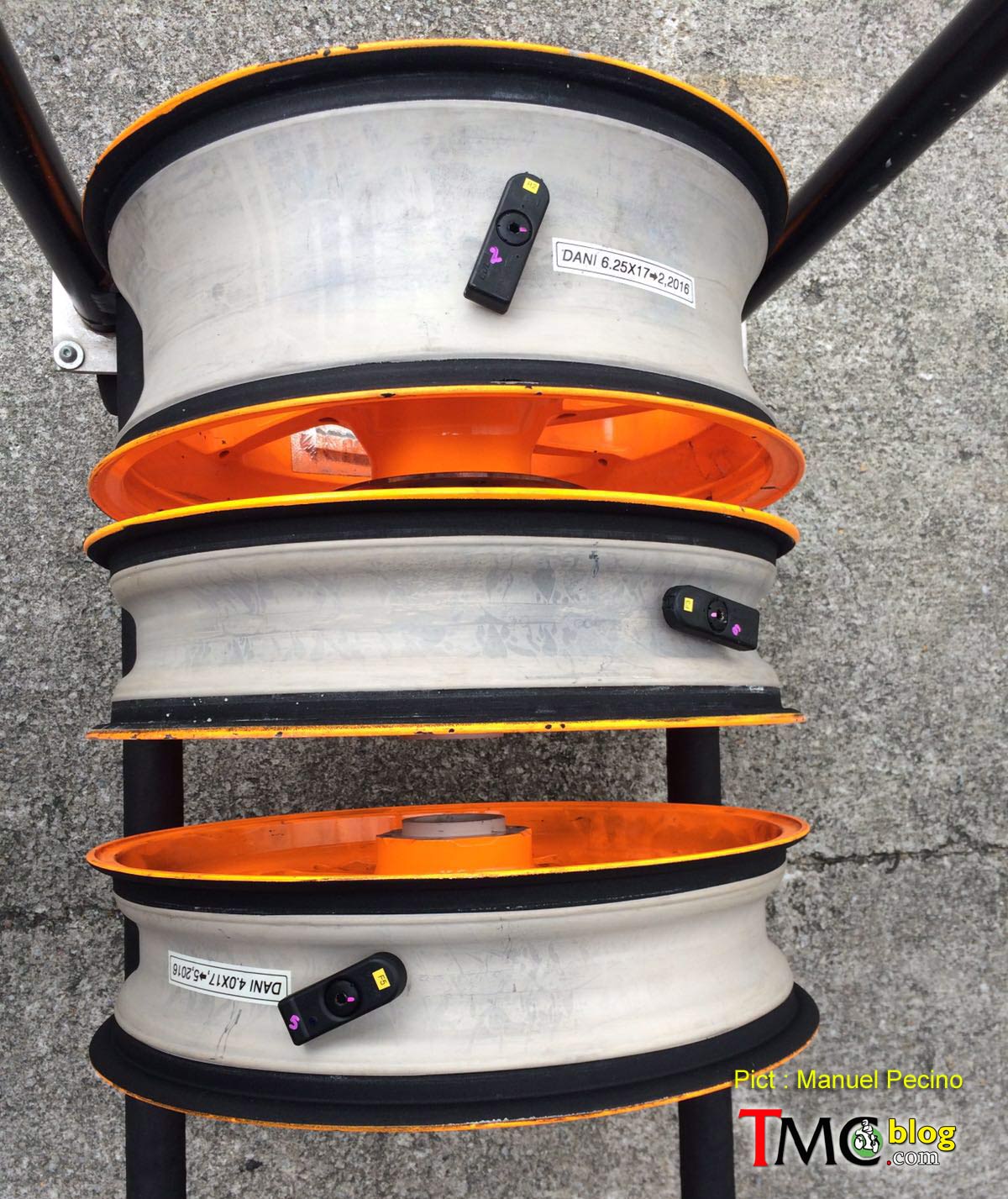 tire-pressure-motogp