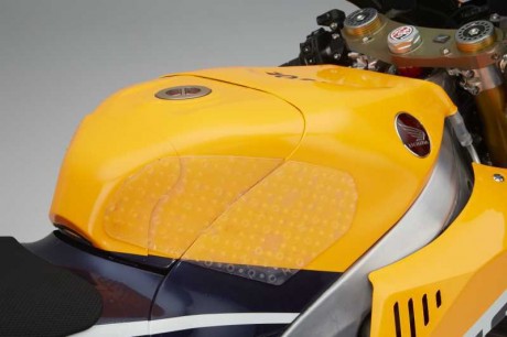 Web-rc213v-detail-26-024