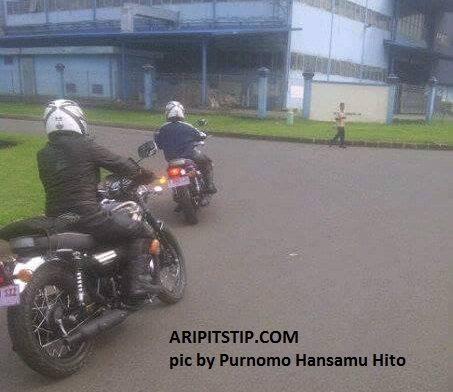kawasaki-W-800-spyshot
