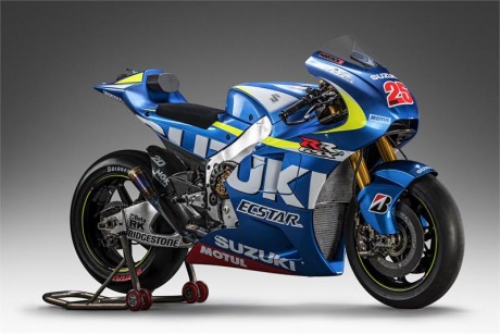 team-suzuki-ecstar--vinales-gsxrr-2015