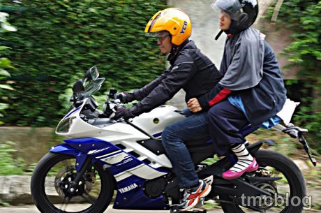 CBR150R-R15-tandem-9