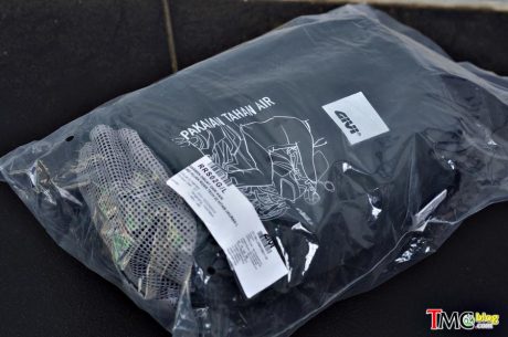 Jaket-Hujan-GIVI-001