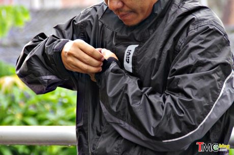 Jaket-Hujan-GIVI-033