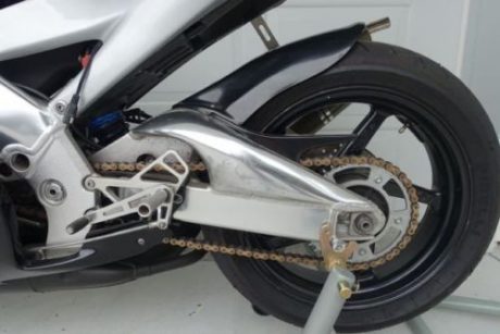 1999-Aprilia-RS250-L-side-Swingarm