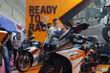 2016-ktm-rc200-034