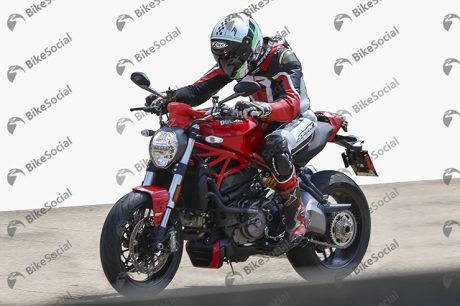 740Ducati Monster 1200 001