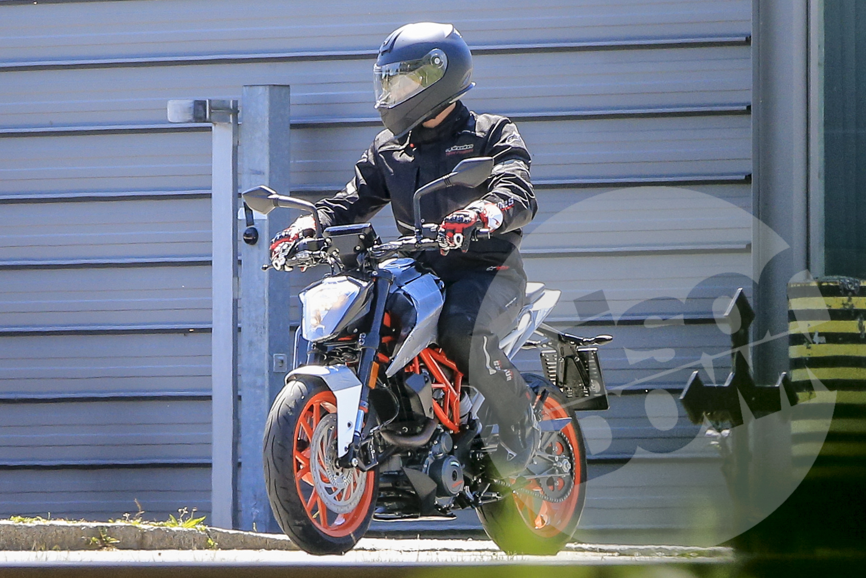 KTM 125 Duke 001