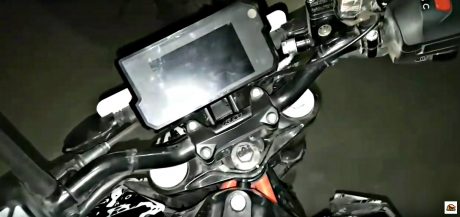 2017-ktm-duke-390-11