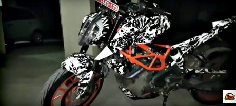2017-ktm-duke-390-3