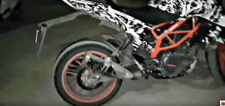 2017-ktm-duke-390-5