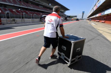 undi-moto2-5
