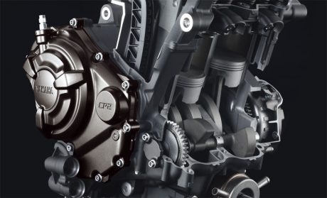 2014_mt07_pistons-are-90-de