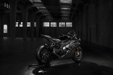 2017-bmw-hp4-race-high-resolution-photos-01