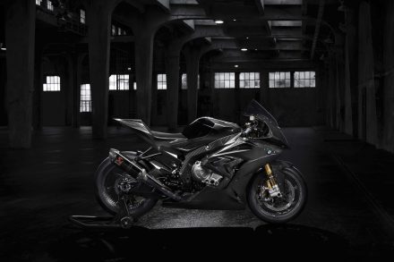 2017-bmw-hp4-race-high-resolution-photos-03