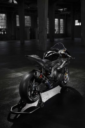 2017-bmw-hp4-race-high-resolution-photos-04