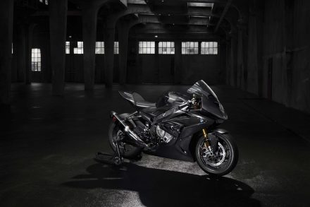 2017-bmw-hp4-race-high-resolution-photos-09