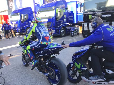 rossi back to paddock