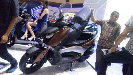 yamaha-xmax-12