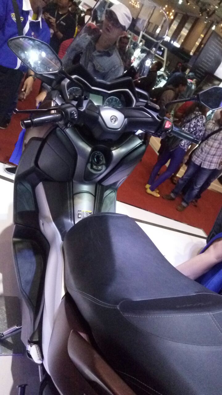 yamaha-xmax-2