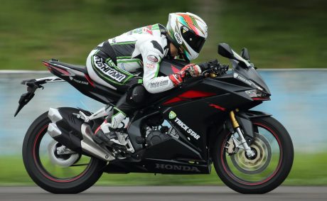 pebalap-trick-star-test-ride-cbr250rr-vs-ninja-250-vs-r25-1
