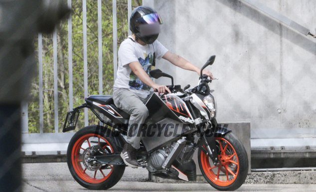 spy-photo-electric-KTM-e-Duke-1