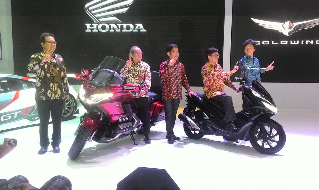 AHM kenalkan Honda PCX Hybrid dan Goldwing di IIMS 2018