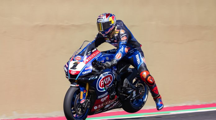 Toprak Razgatlioglu Juara Superpole race WSBK Mandalika 2022 - TMCBlog.com