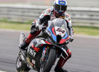 Toprak Razgatlioglu Raih Pole Position WSBK Donington Park Inggris 2024 . . Rekor Pecah !