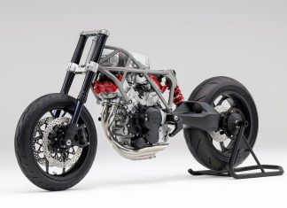 SANGAR !! Honda Pajang Mesin V-3 Dengan Kompresor Listrik