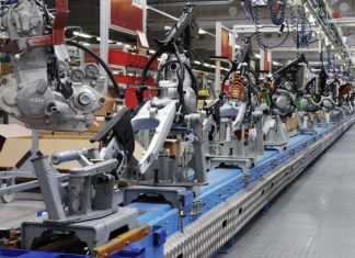 Produksi Sepeda Motor KTM Dihentikan (lagi) Selama 3 Bulan