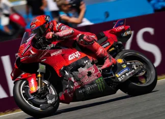Menurut Gigi Dua Crash Marc Marquez Bukan Karena Kesalahan Membalap