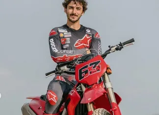 Dapat Ducati Desmo 450MX, Pecco Bagnaia Langsung Pakai Buat Flat-Track