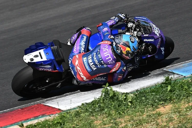 Tes Bareng Yamaha V4, Oliveira dan Rins Tercepat Test Privat Brno dengan Inline 4 . . 2 Detik Lebih Cepat dari Rekor !