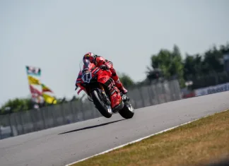Bulega Tercepat Sesi Latihan Jumat WSBK Donington Park 2025