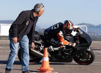 Upgrade Latihan Vinales di KTM: Top Gun Gandeng Chicho Lorenzo, Sang Arsitek Gaya Balap ‘Por Fuera’!