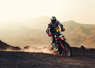 Drama Penalti di Stage 6 Dakar 2026, Kemenangan Sanders Melayang, Ricky Brabec Berjaya!
