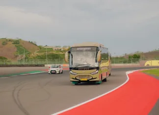 Geger Bus Wisata di Aspal Mandalika, Ternyata Ini Alasan MGPA Melakukannya!