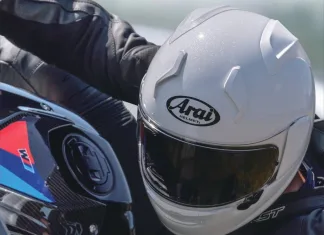 Arai X-SNC: Sosok Helm “Streetfighter” Berbasis RX-7X yang lebih Adem, Ringan, dan Agresif!